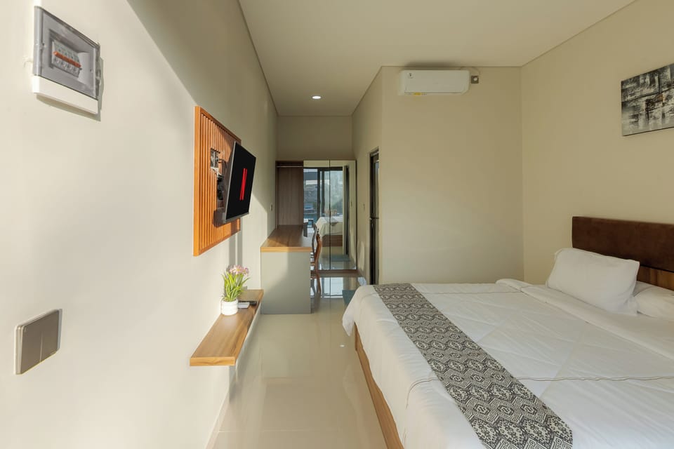 Comfort Studio, Garden View | Desk, laptop workspace, free WiFi, bed sheets