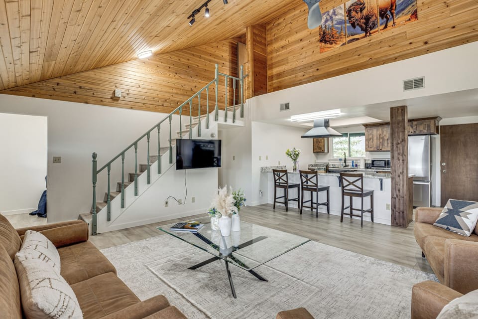 House (5 Bedrooms) | Interior