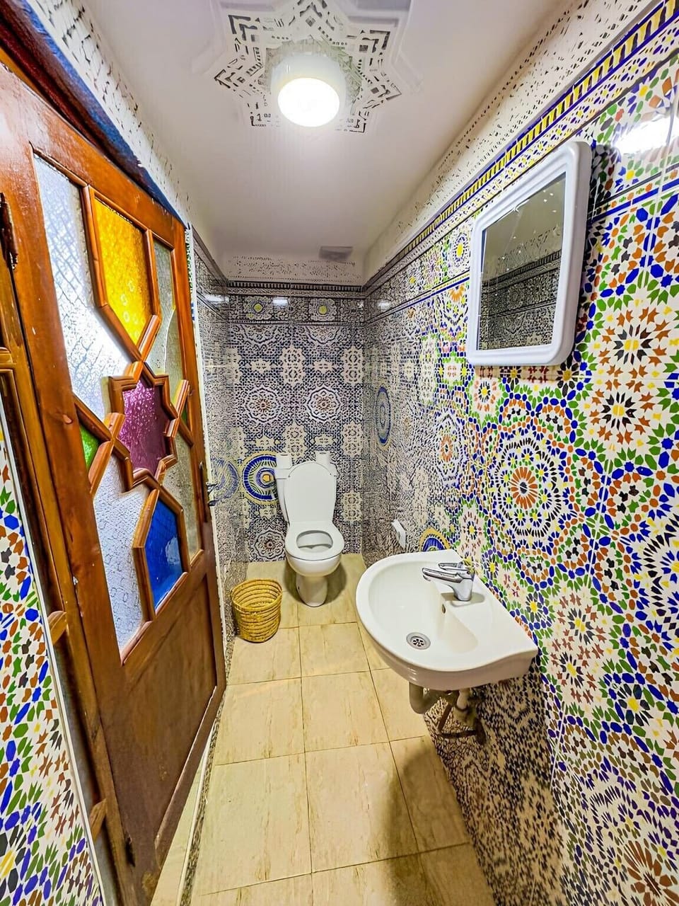 Comfort Double Room, Private Bathroom | Bathroom | Free toiletries, hair dryer (on request), towels, soap