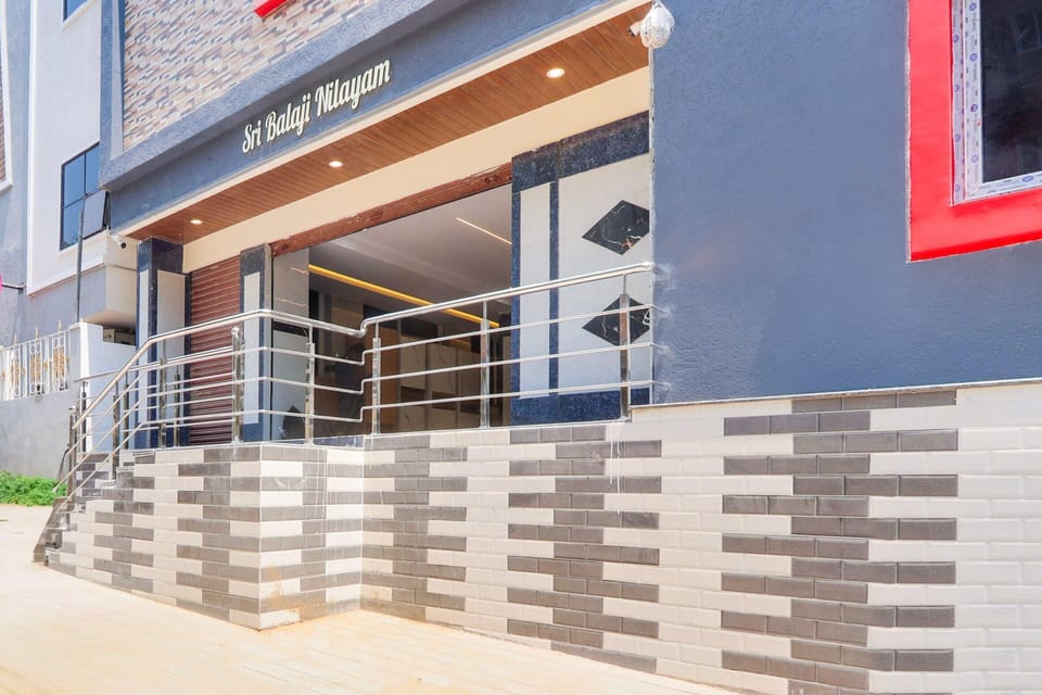 House | Reception