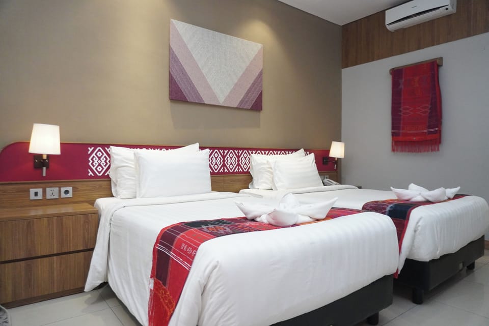 Deluxe Twin Room, Lake View | Desk, laptop workspace, soundproofing, iron/ironing board (on request)