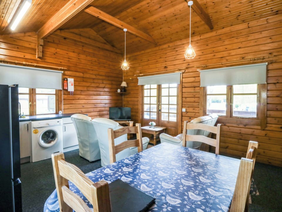 Lodge 8 - Bron Eifion Cottage in Wales