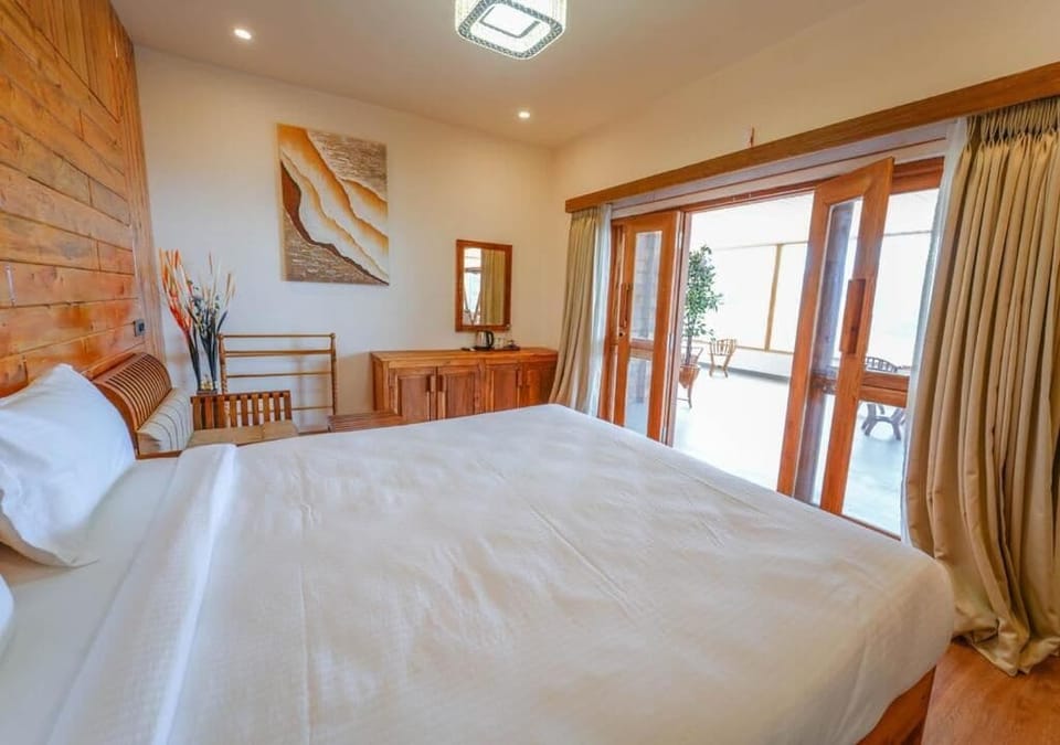 Double Room, Garden View | Desk, soundproofing, free WiFi
