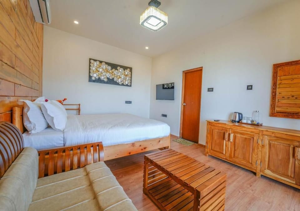 Double Room, Garden View | Interior