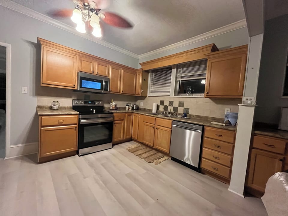 Kitchen full
