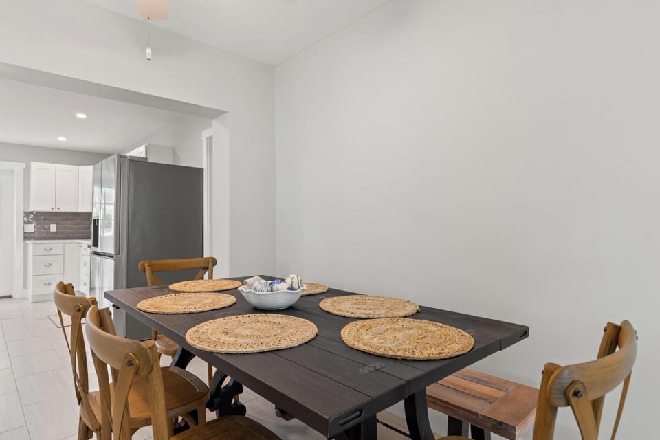 House | In-room dining