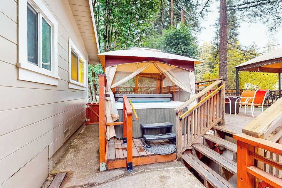 Soak under a canopy of towering redwoods in your private hot tub — the ultimate way to end a day of Russian River kayaking or Healdsburg wine tasting.