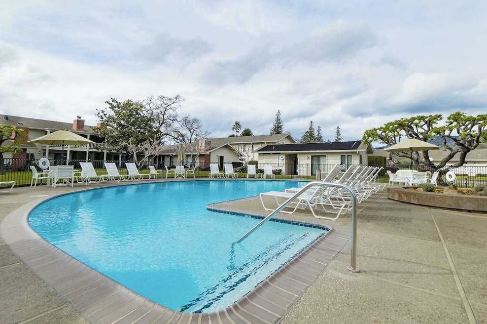 Take a refreshing dip in your resort's sparkling communal pool, surrounded by lounge chairs ideal for soaking up the famous Napa Valley sunshine.