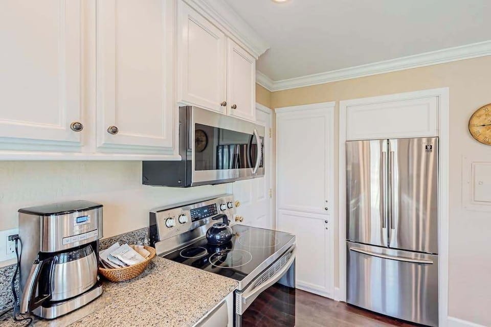 Stock your stainless steel refrigerator with local Napa Valley produce and keep mornings simple with the built-in coffee station and microwave.