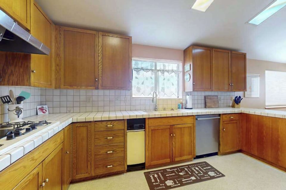 Whip up farm-to-table Sonoma County cuisine on the gas stove in your spacious Bodega Bay kitchen with ample counter space