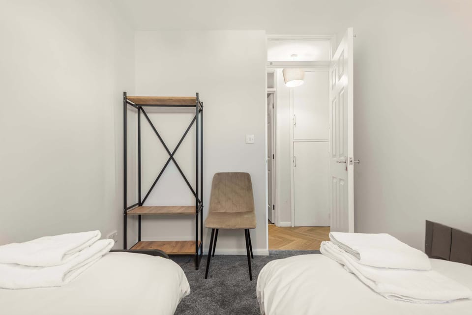 Twin Bedroom