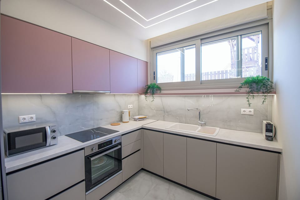 Apartment, Courtyard View | Private kitchen | Espresso maker, electric kettle
