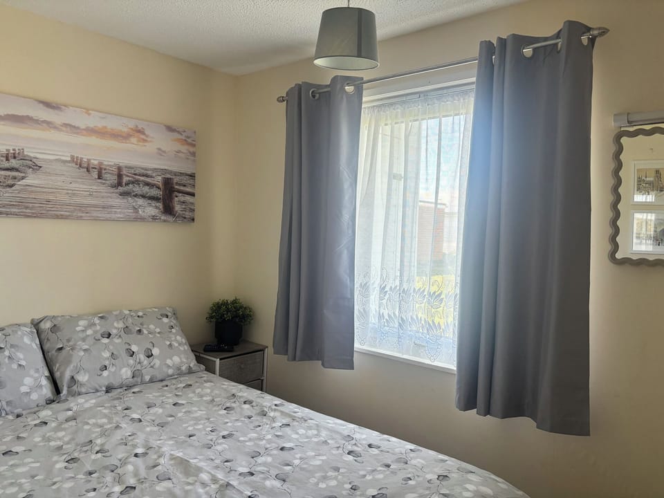 Cottage | 2 bedrooms, individually decorated, individually furnished