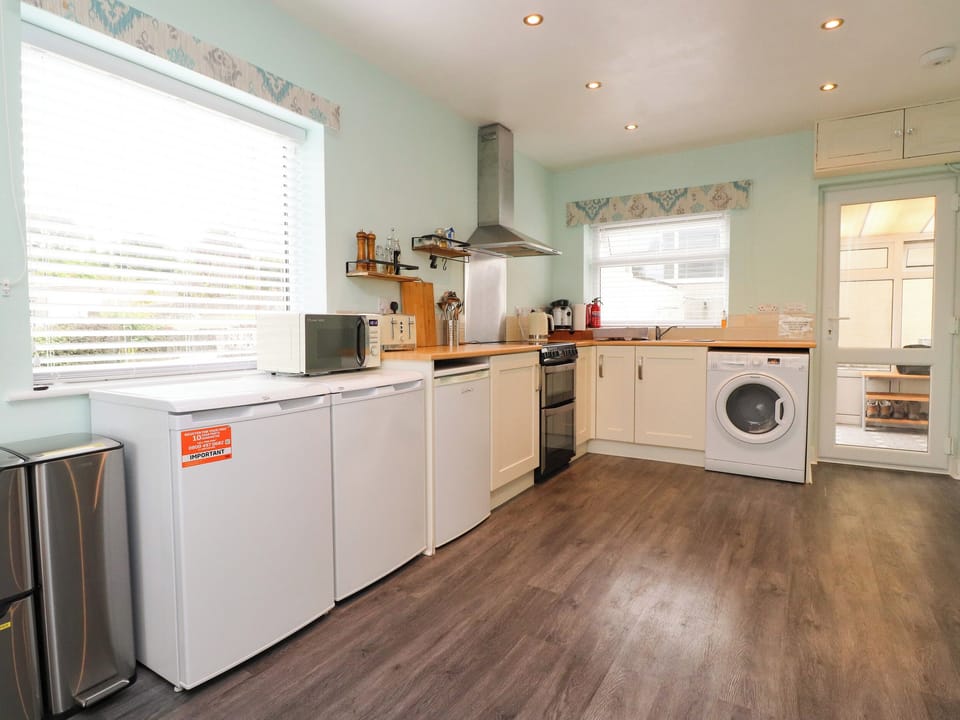 Cottage | Private kitchen | Cookware/dishes/utensils