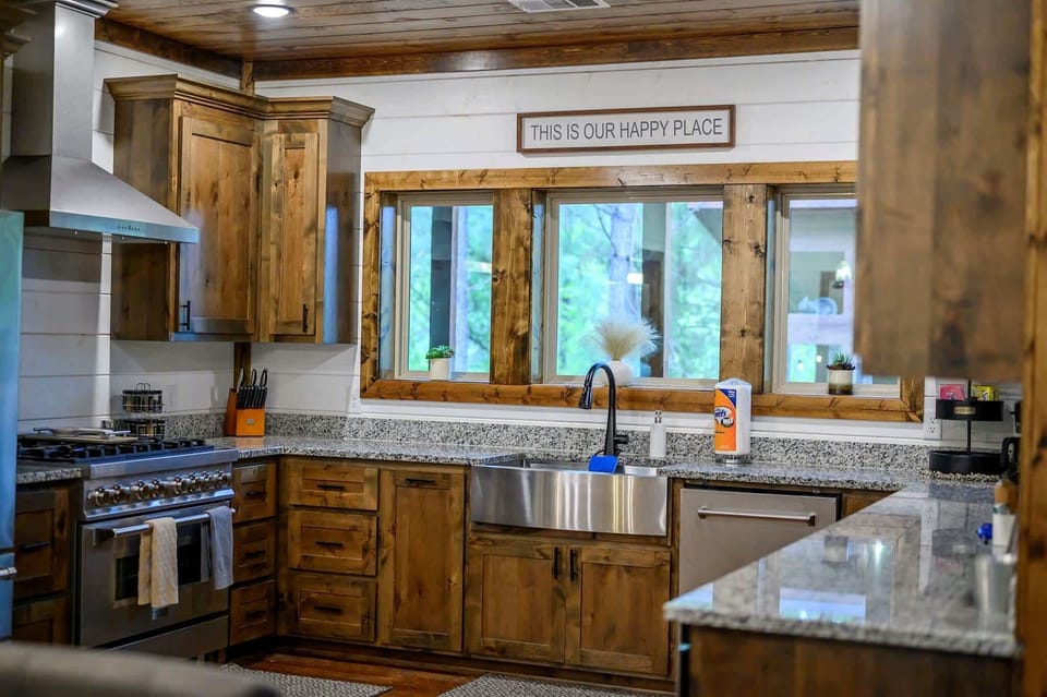 Cabin, Multiple Beds, Hot Tub, Garden View (The Retreat at Red Fern) | Private kitchen