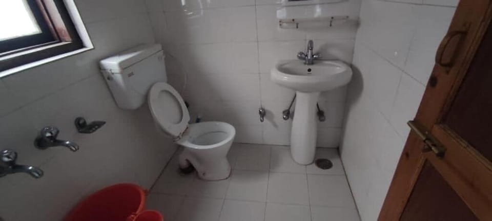 Comfort Triple Room, Mountain View | Bathroom