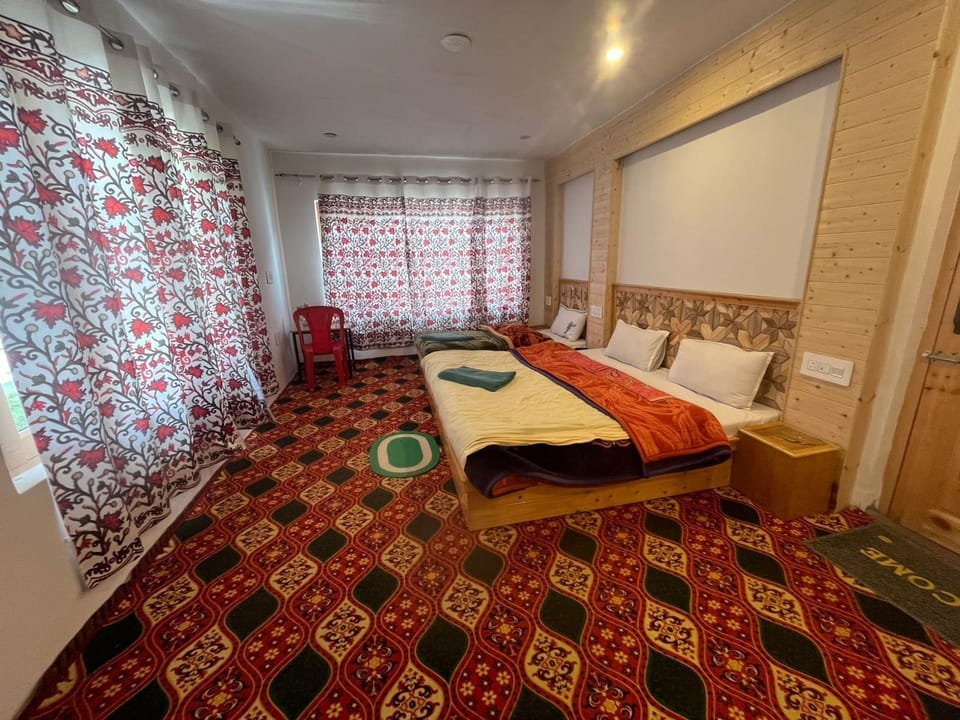 Comfort Triple Room, Mountain View | WiFi (free)