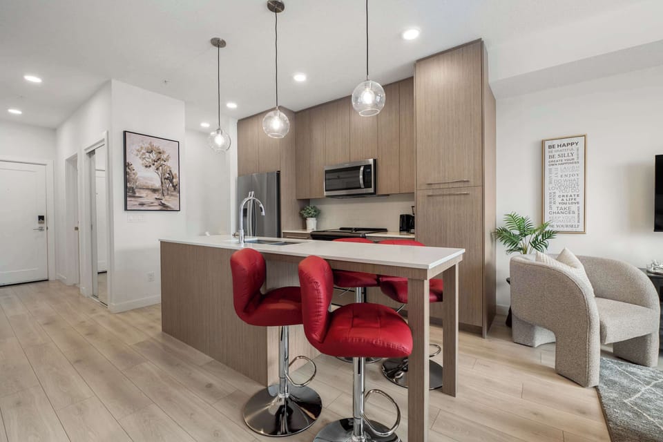 Kitchen island with bar seating