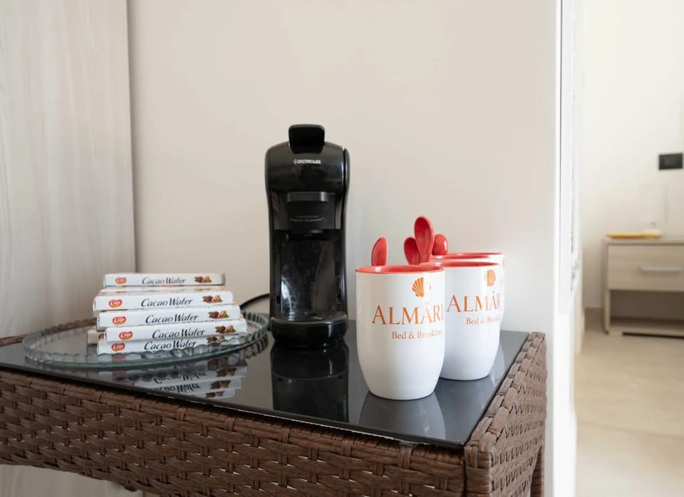 House, 1 Bedroom, Smoking, Garden View | Coffee and/or coffee maker