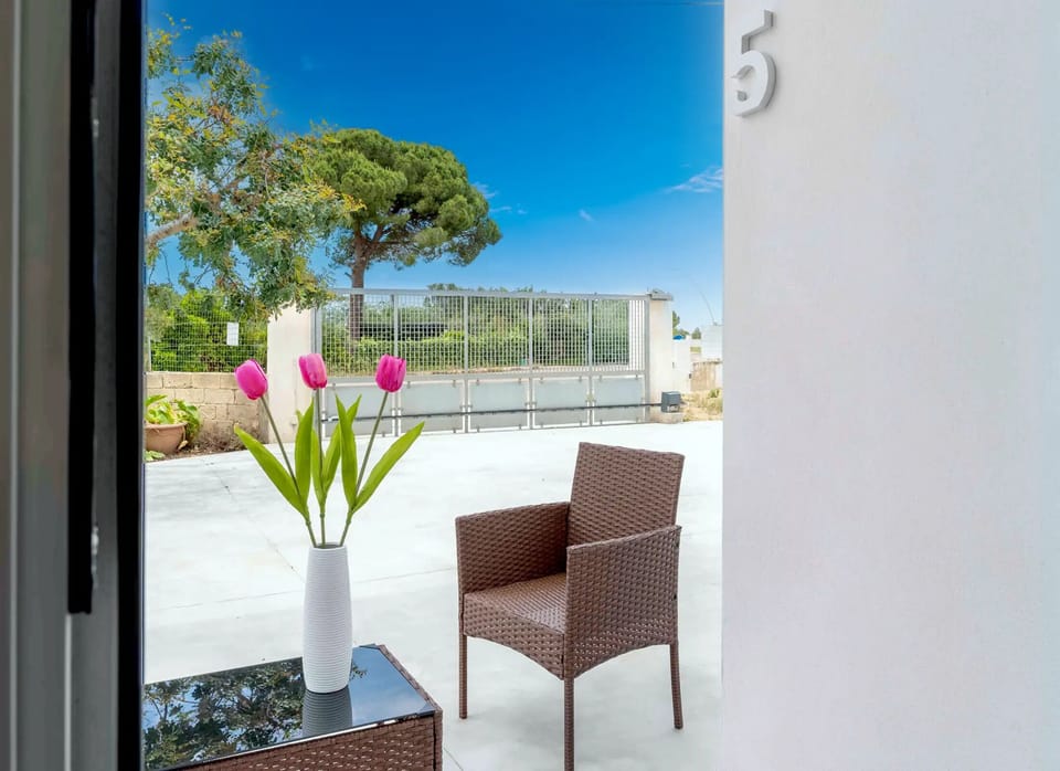 House, 1 Bedroom, Smoking, Garden View | Balcony
