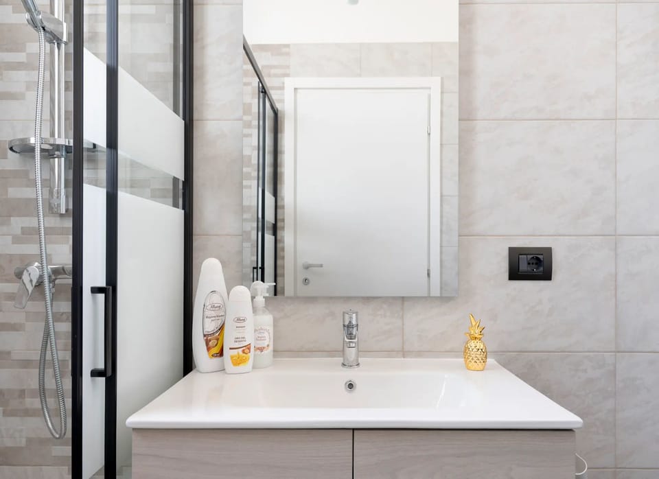 House, Smoking, Garden View | Bathroom