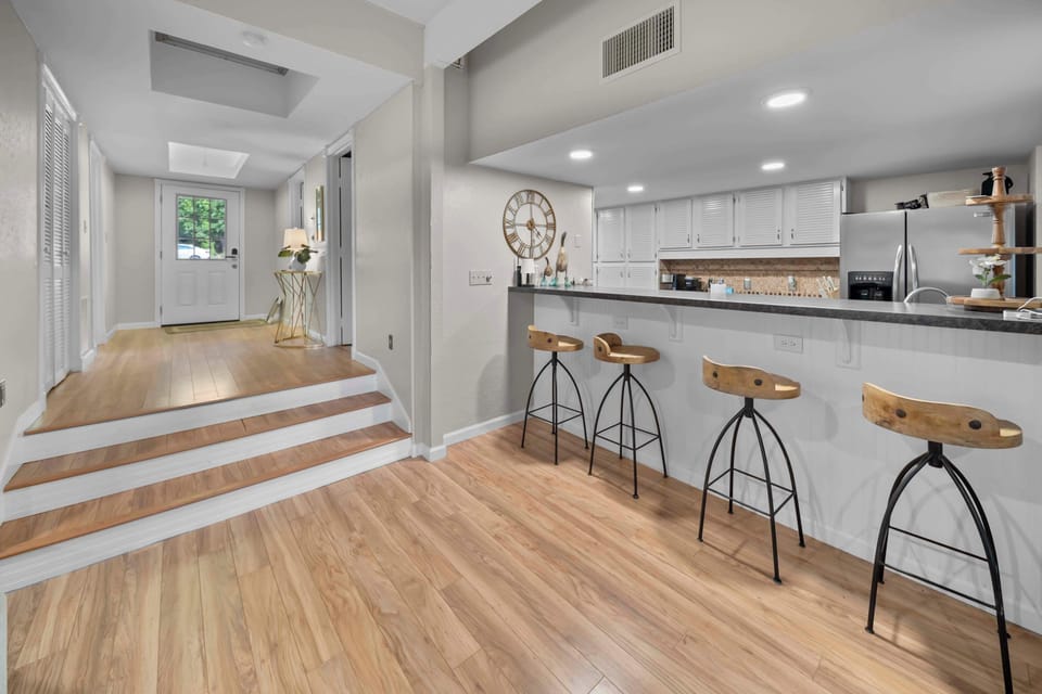 Kitchen Side Bar