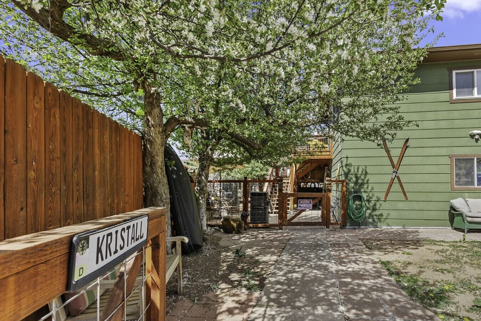 Front Entrance to Krystallhaus!