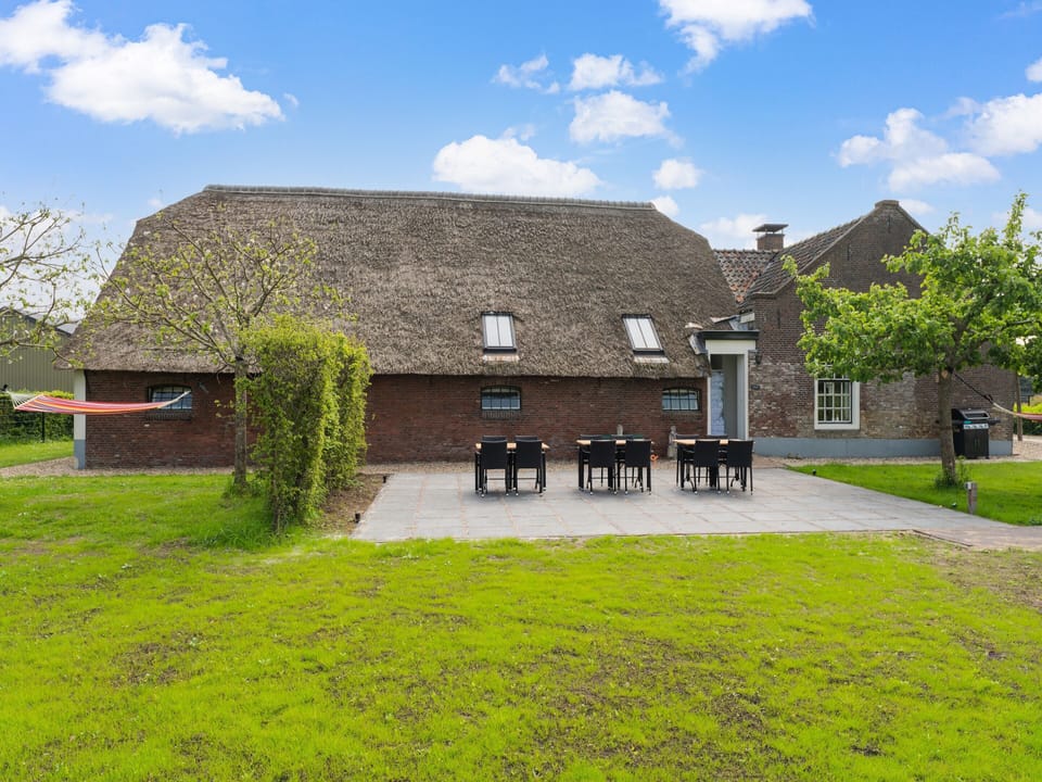 House | Outdoor dining