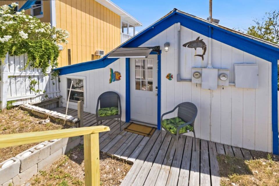 Perfect front deck for sipping that morning coffee!