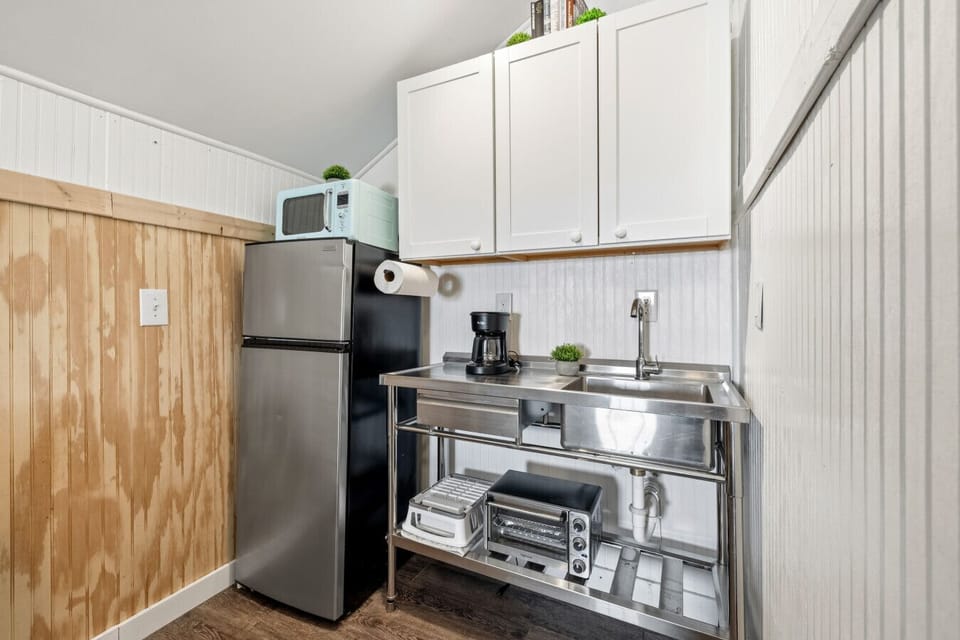 Kitchenette complete with cooking eyes!