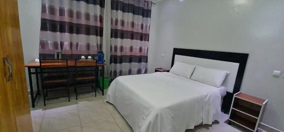 Double Room, 1 Double Bed, Private Bathroom | WiFi (free)
