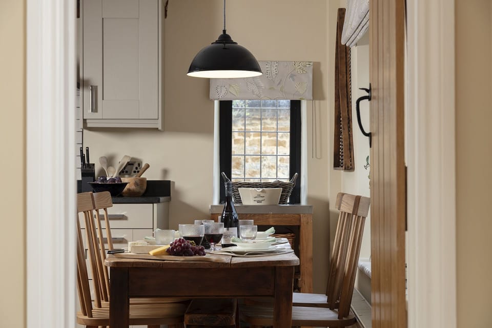 Sun Cottage Kitchen - StayCotswold