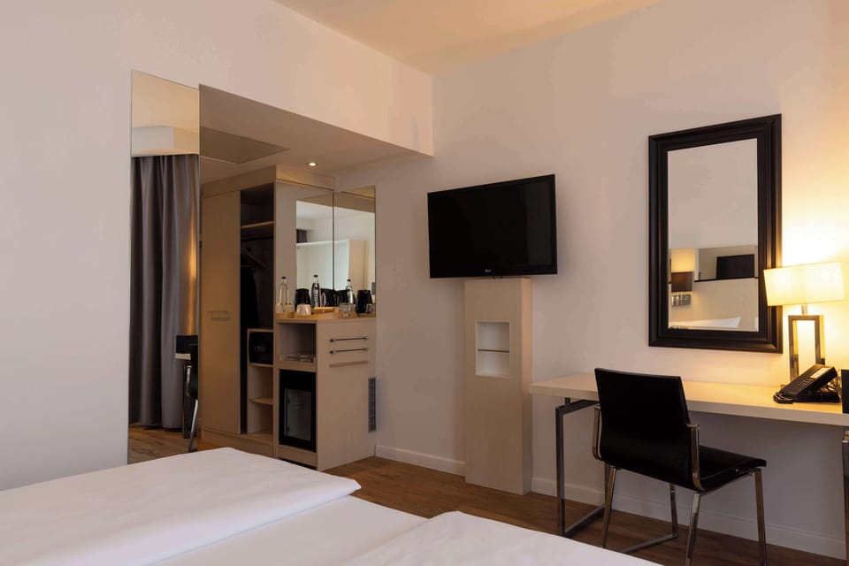 Family Room (Three) | In-room safe, desk, laptop workspace, blackout drapes
