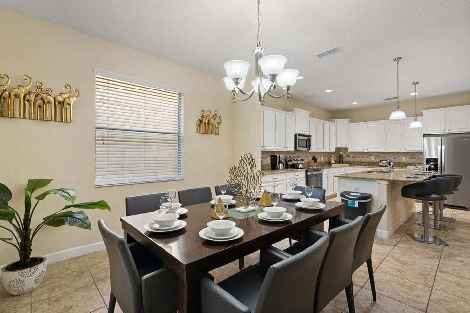 DiningRoomandKitchenView