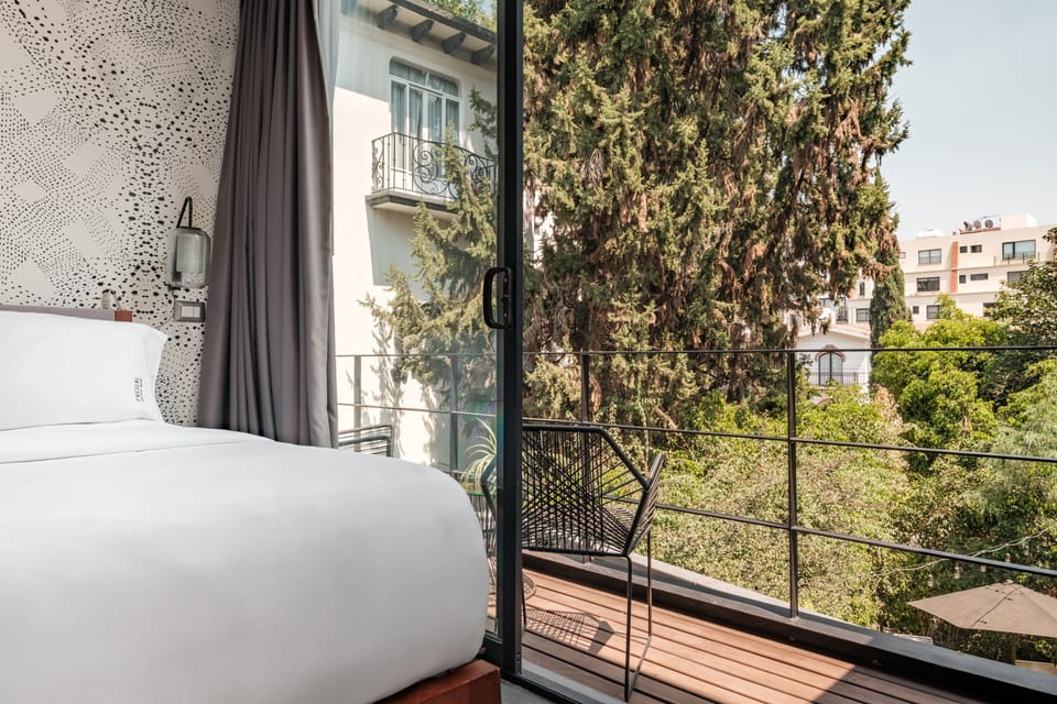 Deluxe Room, 1 King Bed | Premium bedding, down comforters, minibar, in-room safe