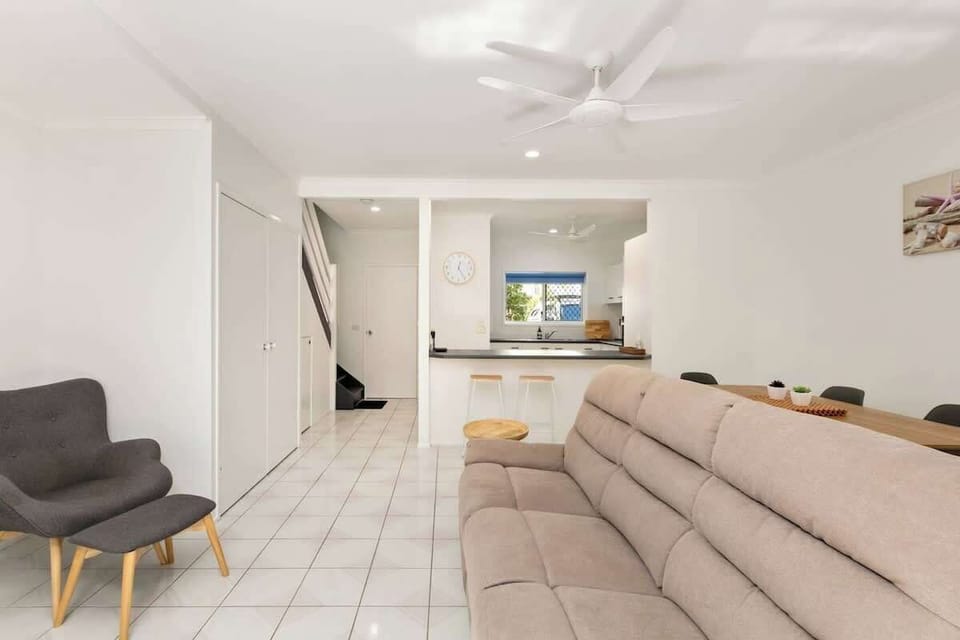 The open plan living and dining area ensures there’s plenty of space to spread out.