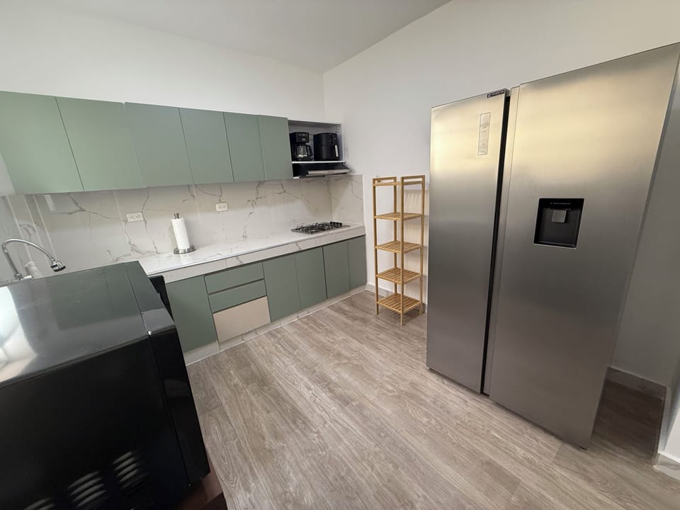 Full Kitchen