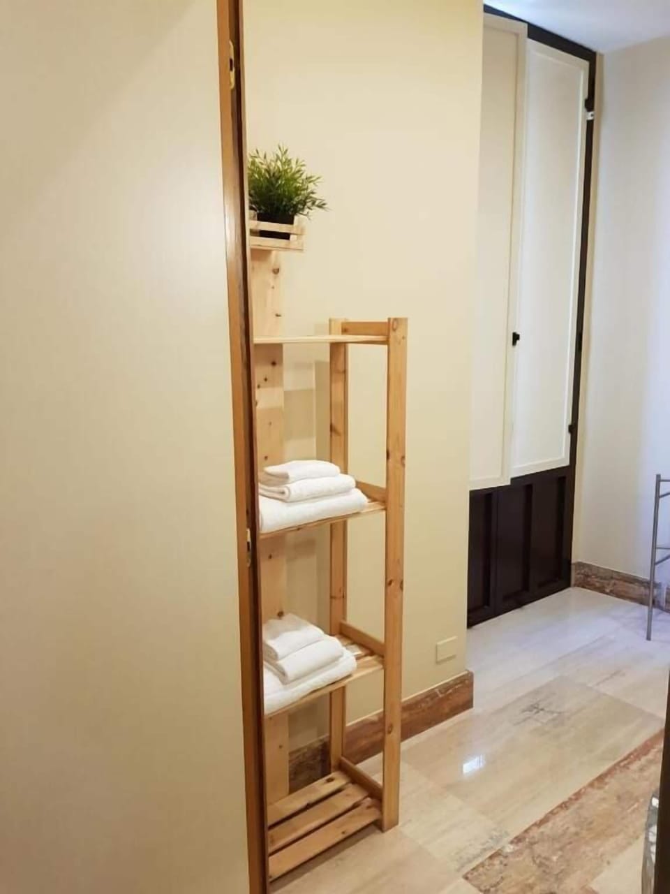 Superior Double Room, Balcony, City View | Interior