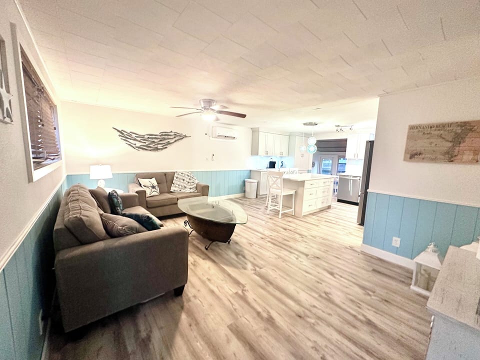 House, Patio | Living area | Flat-screen TV