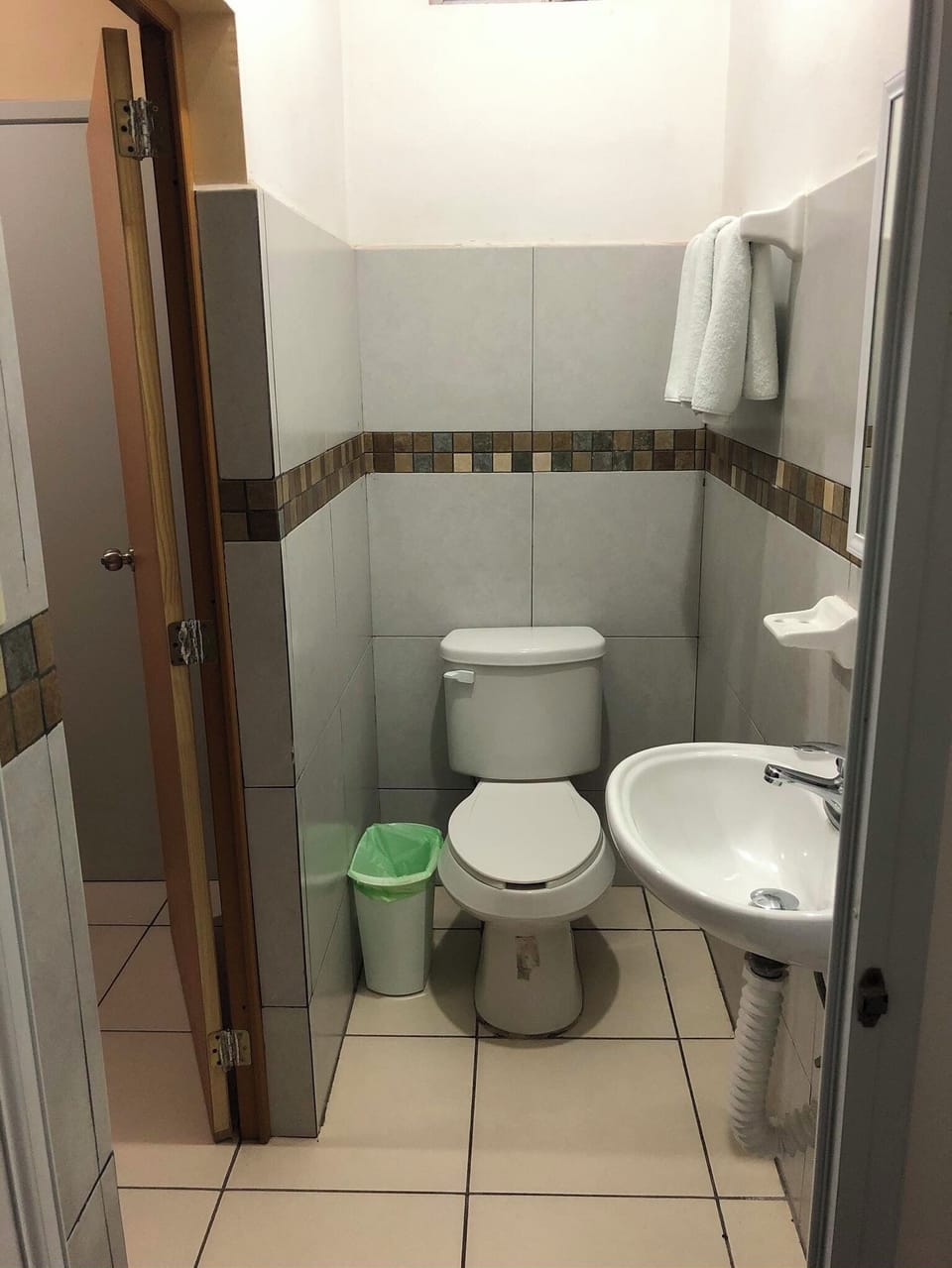 Quadruple Room | Bathroom | Shower, free toiletries, towels