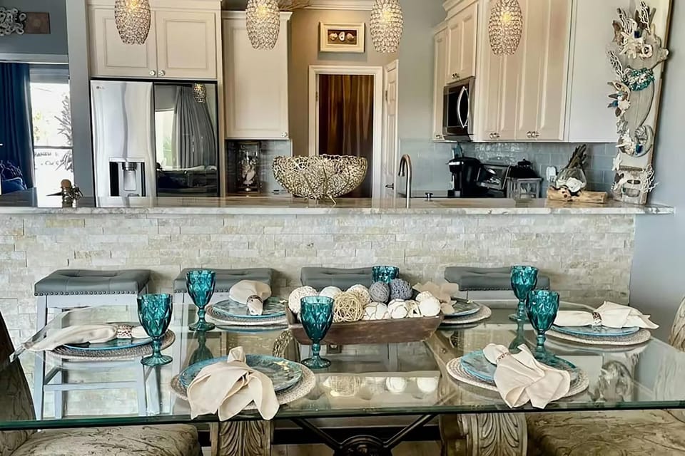 House, Multiple Beds (Beach Pointe 102- The Salty Seahorse) | Dining