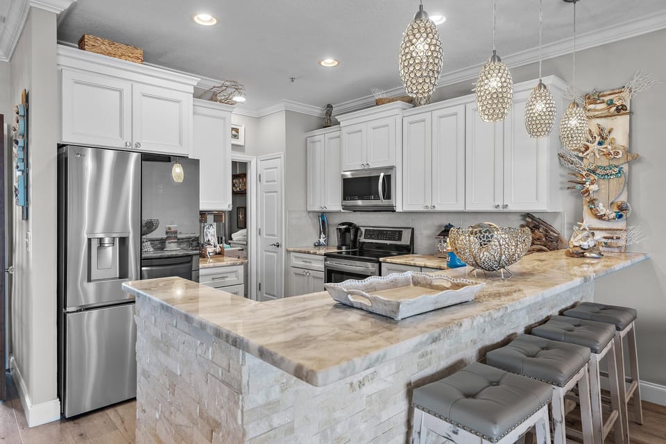 House, Multiple Beds (Beach Pointe 102- The Salty Seahorse) | Private kitchen