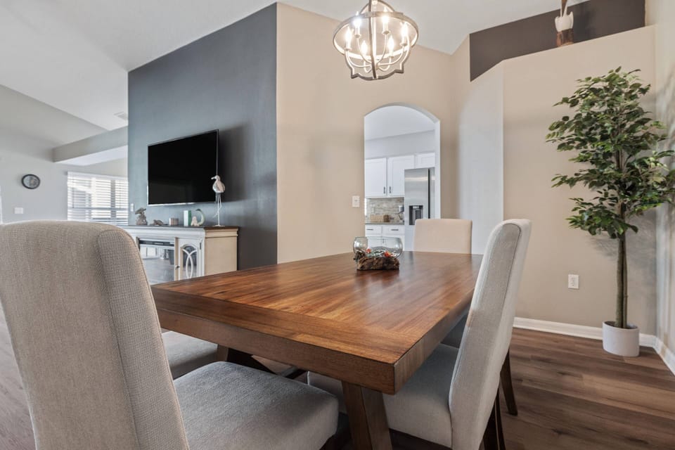 Dining room for 6