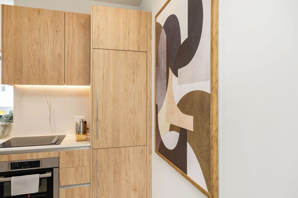 Integrated refrigerator and freezer