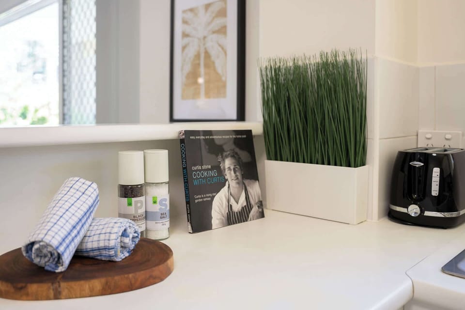 Kitchen comes complete with clothes laundry area and facilities - essential for longer term stays !