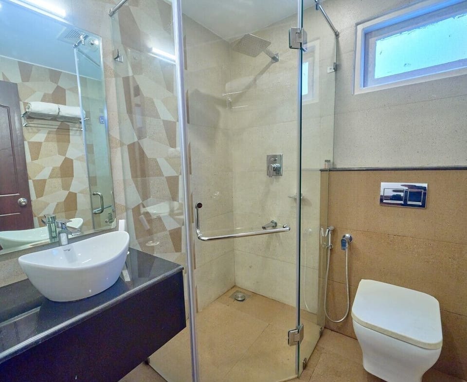 Shower, free toiletries, towels, soap