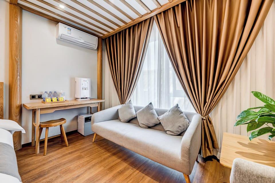 Family Triple Room | Living area | Printers