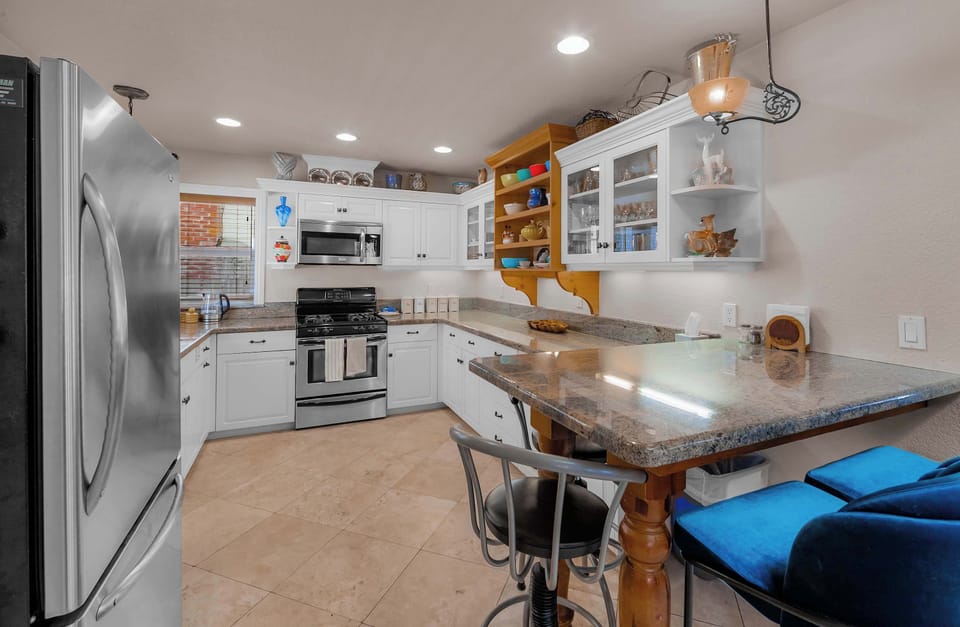 Fully equipped kitchen for home-cooked comfort