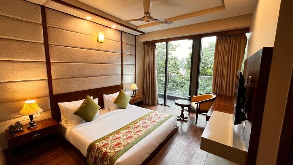 In-room safe, desk, laptop workspace, iron/ironing board
