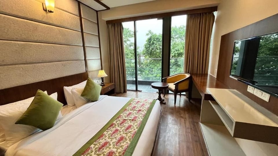 In-room safe, desk, laptop workspace, iron/ironing board